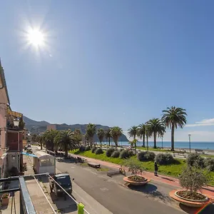 Appartamento 105 - La Casa Di Jacopo, Fronte E Vista Mare In Centro A Riva Trigoso, 20 Metri Dalla Spiaggia, Sestri Levante